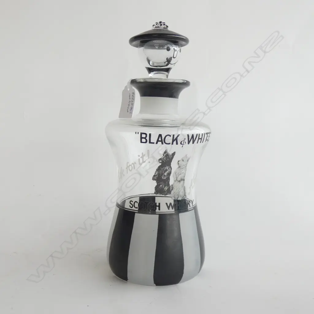 A 'Black & White Scotch Whisky' glass decanter Image 1++